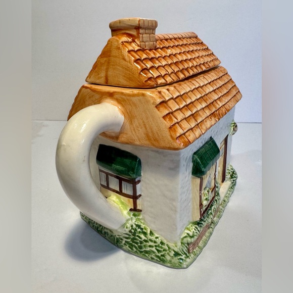 Charming Cottage Teapot - Picture 8 of 15